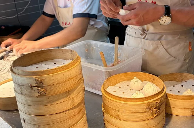 2-Hour Shanghai Street Food Tour in the Old City